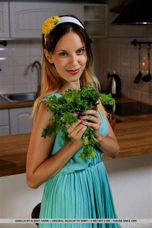 Giselle Nude Pictures Feel Good