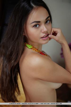 Li Moon Nude Pictures Nude At Home