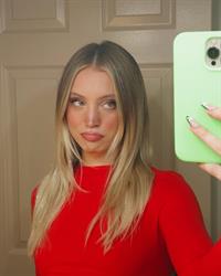 Riley Hubatka taking a selfie