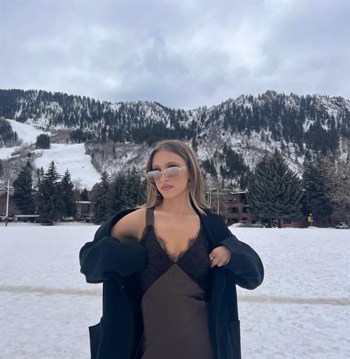 Riley Hubatka Pictures Riley Hubatka