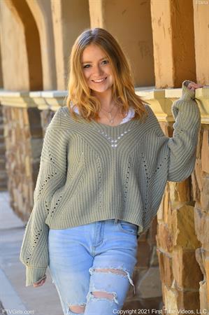 Elana Nude Pictures Teasing In Fall Colors