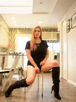 Amirah Nude Pictures Dark Decadence