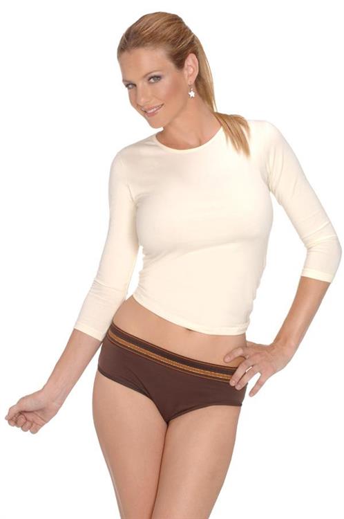 Geraldine Neuman in lingerie