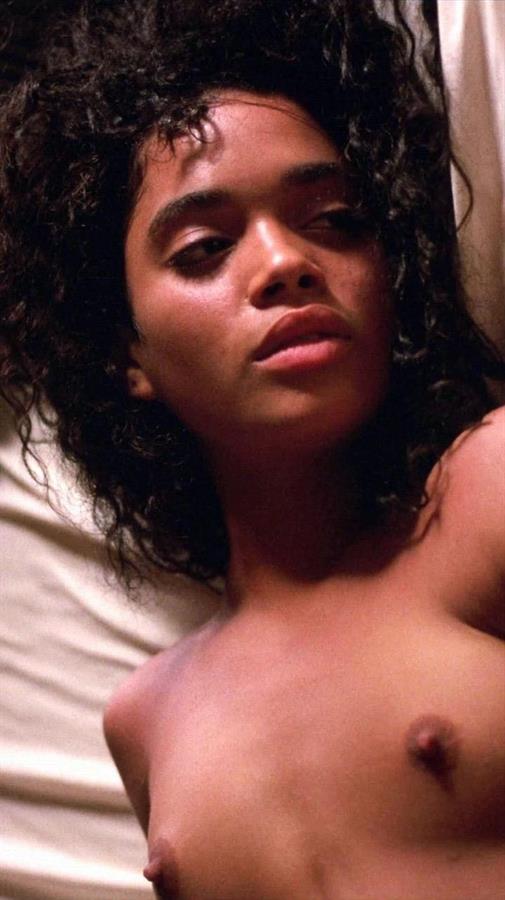 Lisa Bonet - breasts