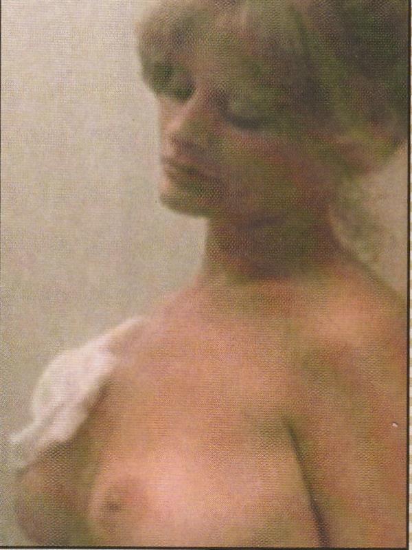 Beverly D'Angelo - breasts