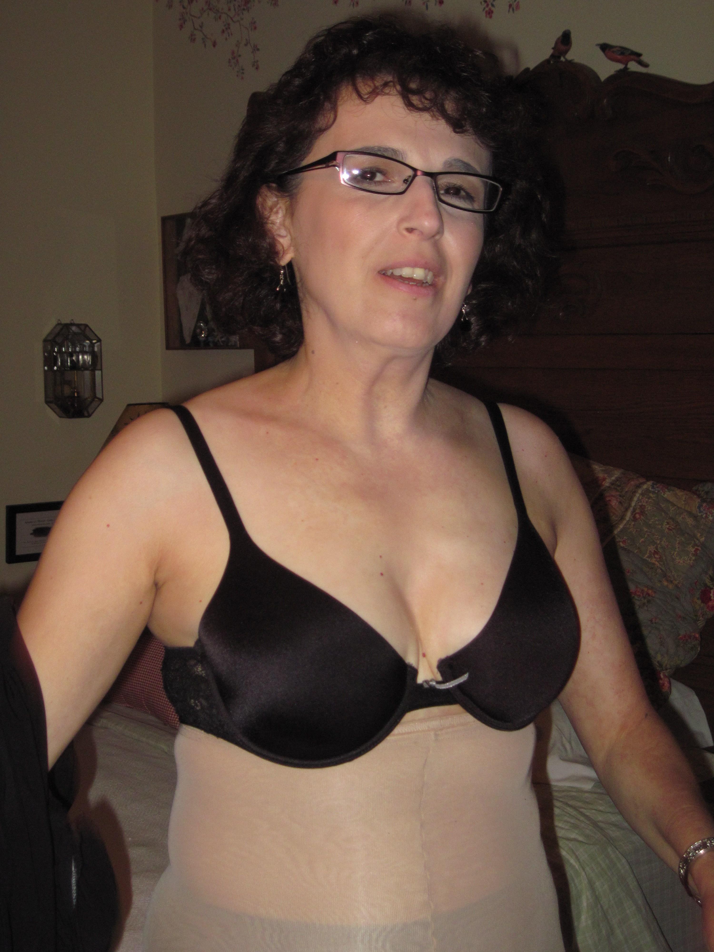 Mature MILF Mary Sue