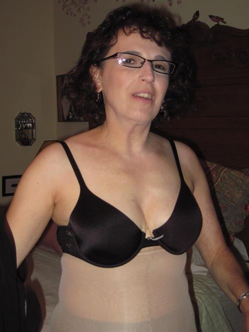 Mature MILF Mary Sue