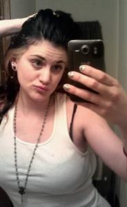 Luna Phoenix taking a selfie