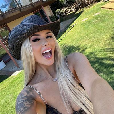 Kenzie Scott american fitness model also known as Mackenzie Scott on Tiktok and Instagram