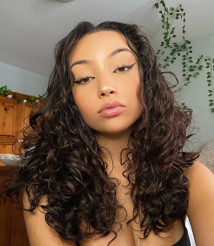 Alessya Farrugia Pictures Alessya Farrugia