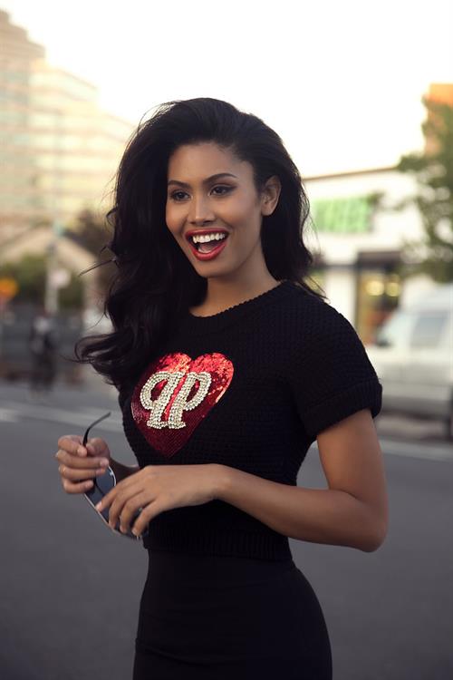 Leyna Bloom Pictures Leyna Bloom