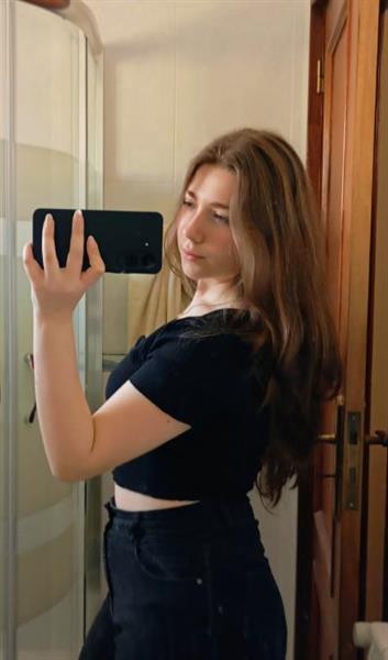 18 year old portuguese girl