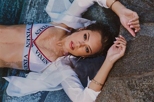 Avery Cristy Bikini Pictures Vixen.com 05-15-2020 Avery Cristy - Relationship Goals