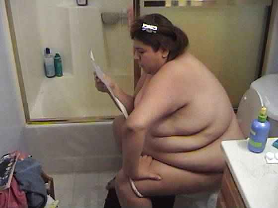 ALMA BERRELES NAKED FATTY ON THE TOILET 