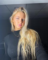 Sydney Thomas was a ring girl in the Mike Tyson vs Jake Paul fight