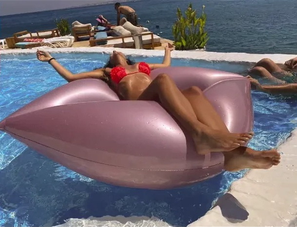 Sirena Nude Pics
