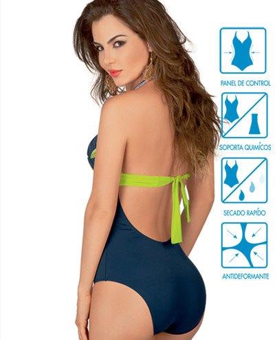 Natalia Vélez in a bikini - ass
