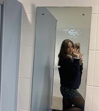 Alicia Manrique taking a selfie