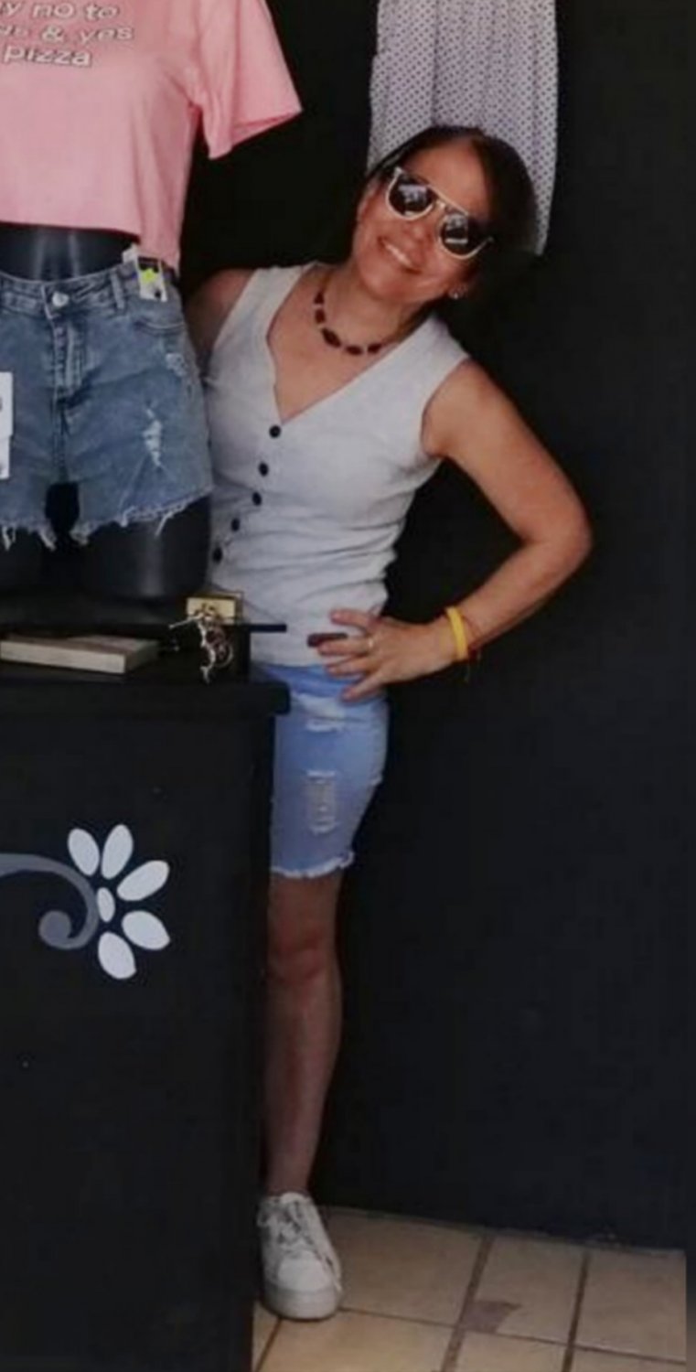 Delicious and fuckable real latin housewife 