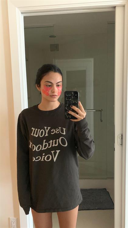 Camila Mendes