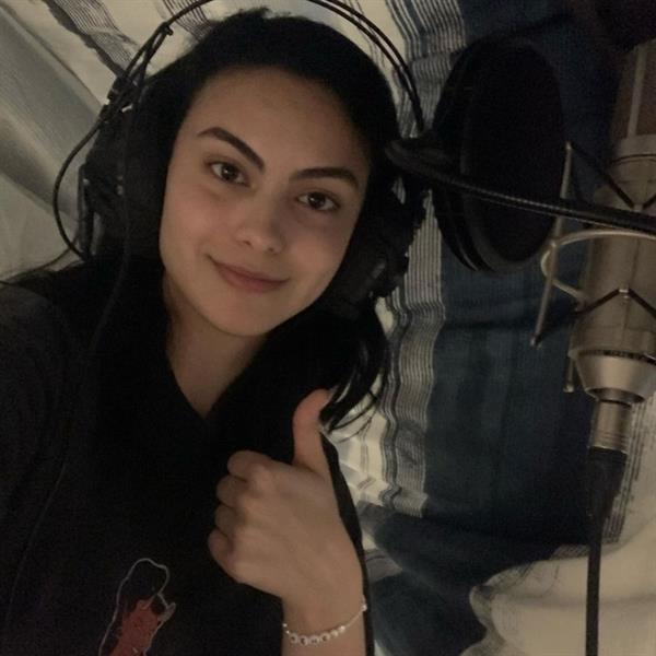 Camila Mendes