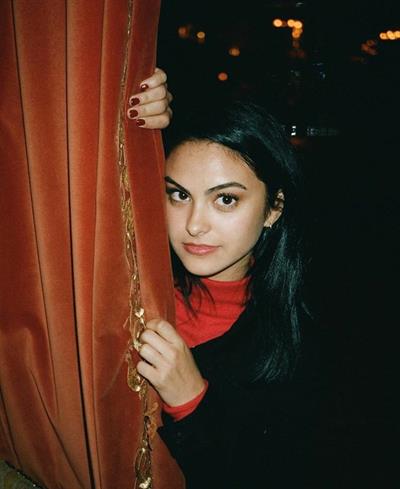 Camila Mendes