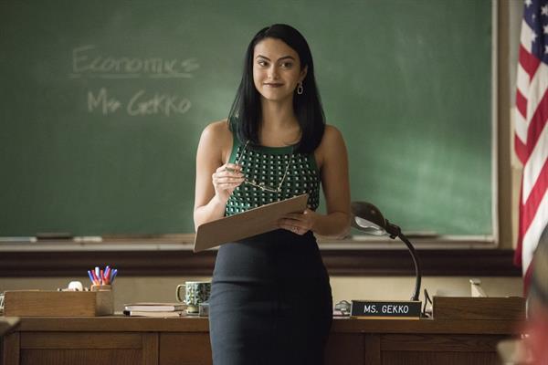 Camila Mendes