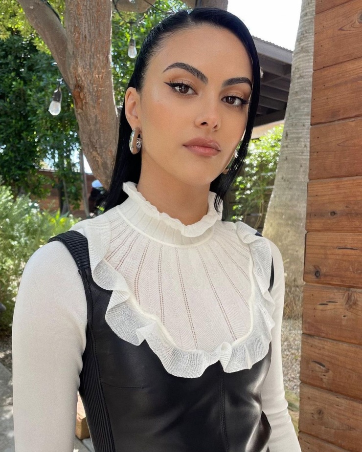 Camila Mendes