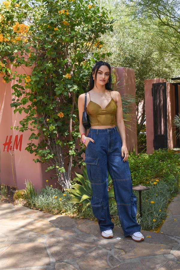 Camila Mendes