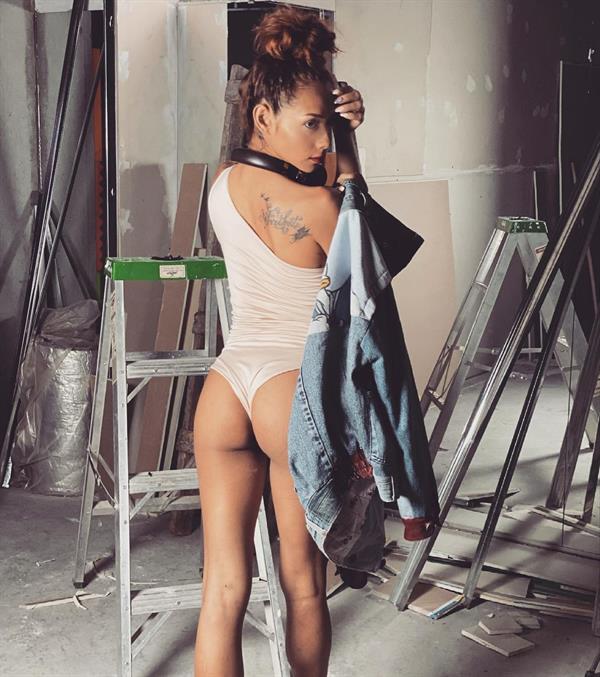 Veronica Leal - ass