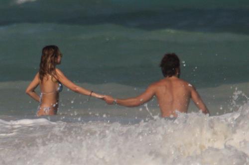 Delilah Belle Hamlin Bikini Pictures Delilah Belle Hamlin in a bikini