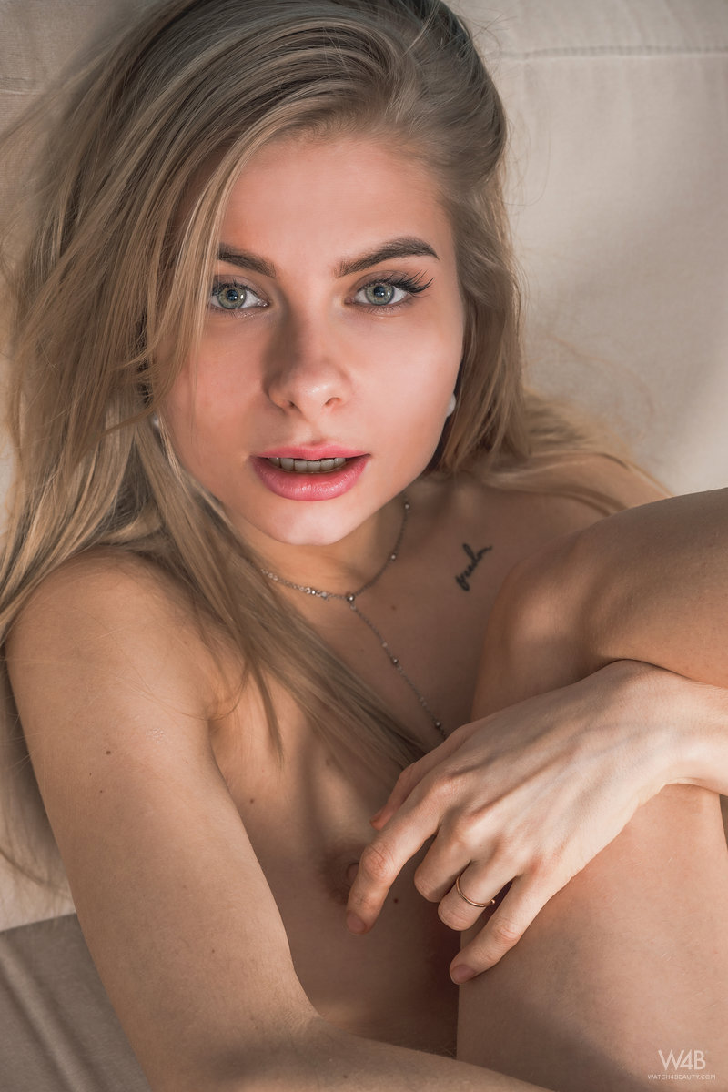 Xenia Blondi: New Talent Xenia Blondi