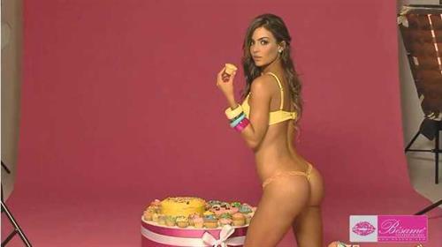 Natalia Vélez in lingerie - ass