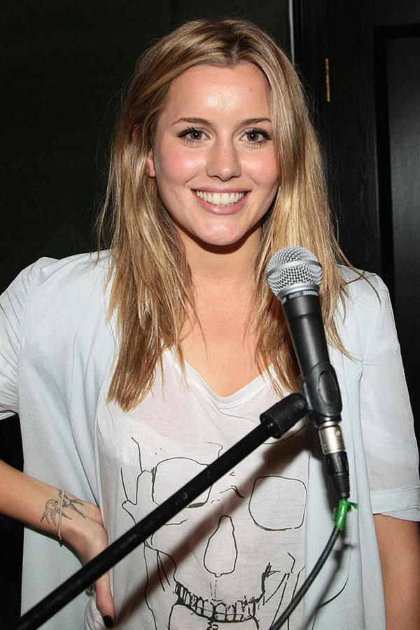 Caggie Dunlop