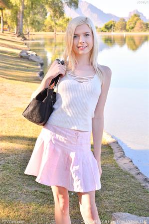 Jocelyn FTV Nude Pictures Shes Pretty In Pink