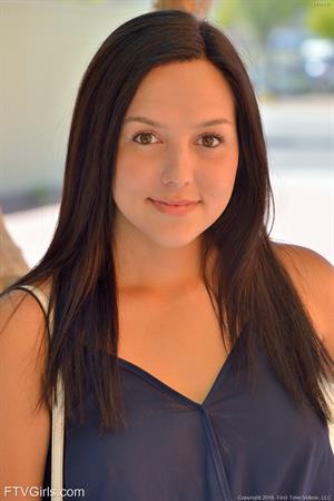 Leanna FTV Nude Pictures Teen At The Mall