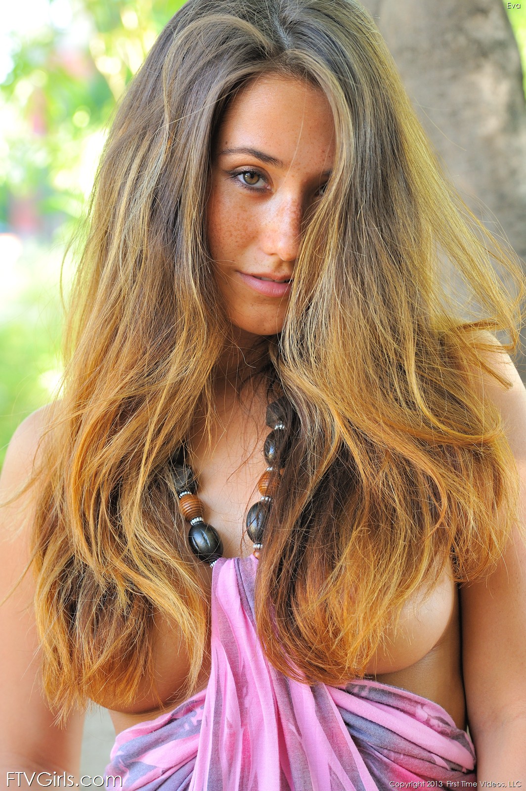 Hawaii style with Eva