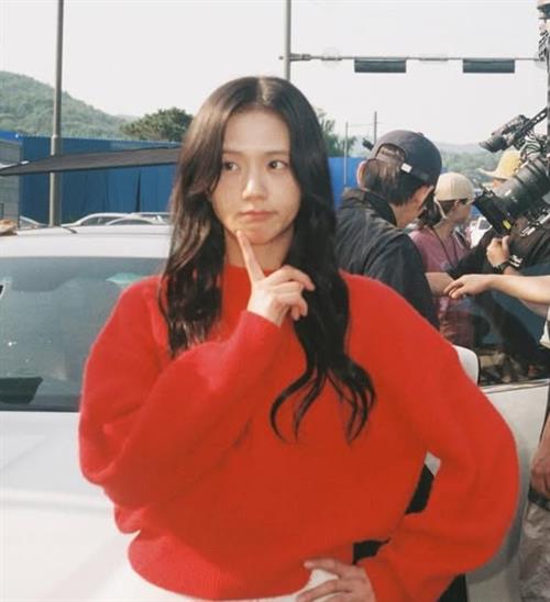 Jisoo (Kim Ji-soo)