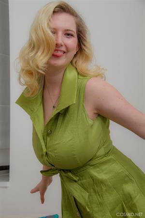 Mim Turner Nude Pictures Mim's Green Dress