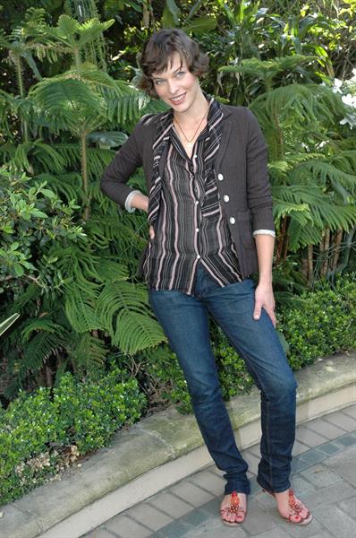 Milla Jovovich - Yoram Kahana Portraits 2006 