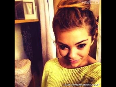 Caroline Costa taking a selfie