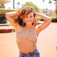Sofie Dossi