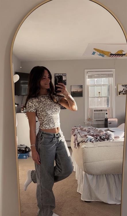 cantcatchjolie Selfie Pictures Not really well known besides a small group on deviantart. Why that Name? I can only guess but I think she likes to be tied up because she liked fetish content and teases us and maybe herself to hunt her