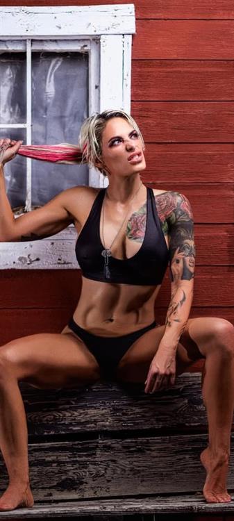 Lisa Marie Zychowski taking a selfie