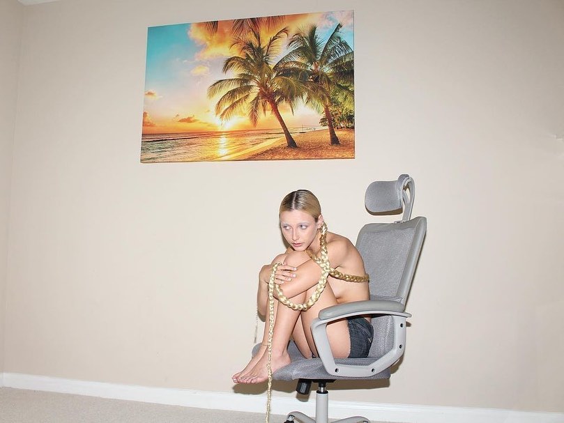 Emma Chamberlain Pictures Emma Chamberlain