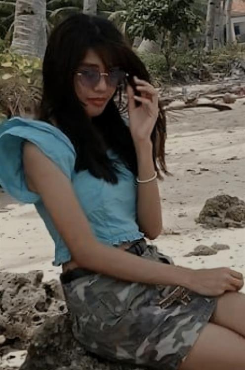 Hard Blowjob and banging Crystal on the Beach. Damn, what a Davao Bitch... 