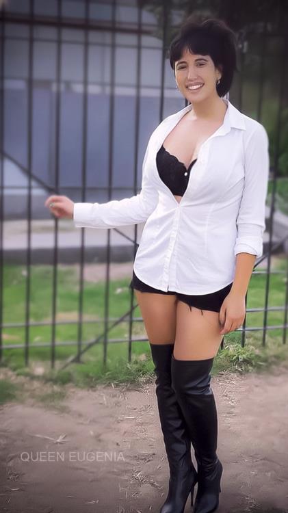 Pornstar Queen Eugenia in incredible thigh-high boots