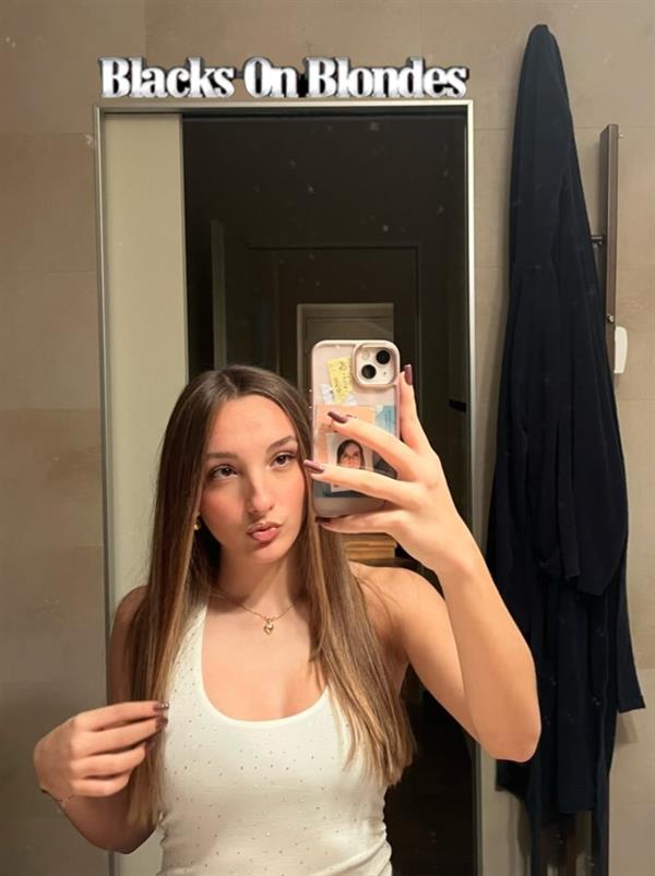 Sofia taking a selfie