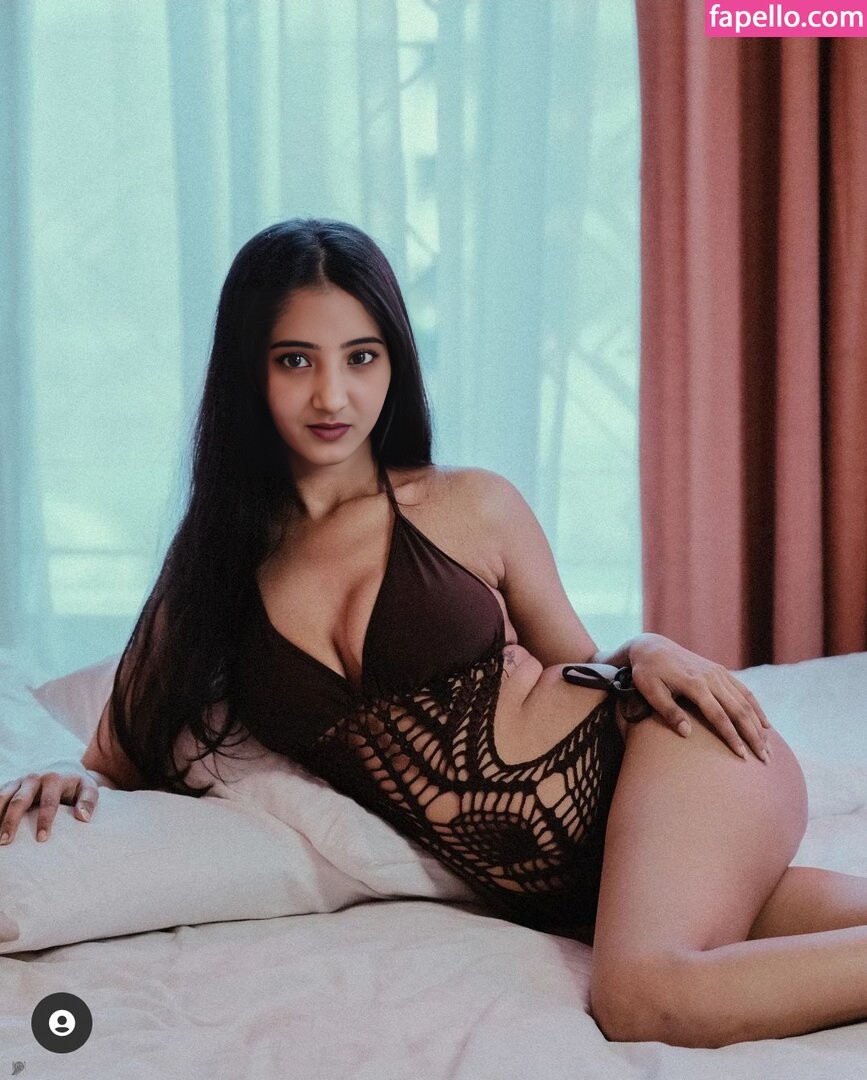 Arshiya Naaz in lingerie