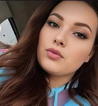 Mikayla Watson taking a selfie